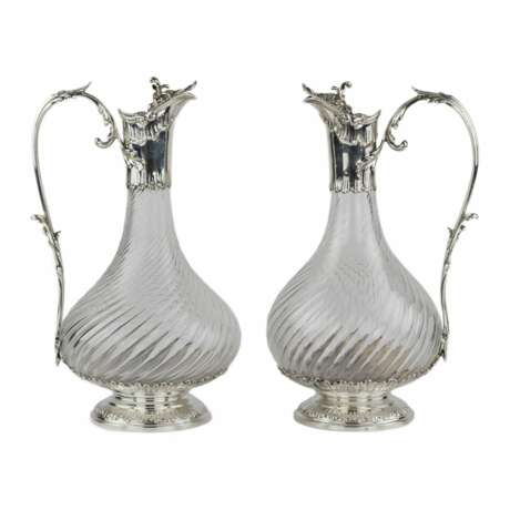Pair of French, spiral glass wine jugs with silver. Late 19th century. - Foto 1