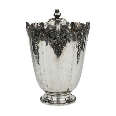 An ornate Italian silver cooler in the shape of a vase. 1934-1944 - Foto 3
