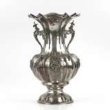Изящная серебряная ваза - фото 1