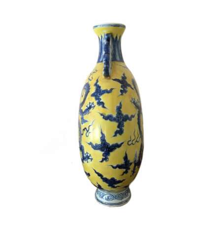 Vase en porcelaine. Wanli. Periode republicaine 1912-1949 - photo 5