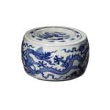 Porcelain cricket jar, Ming style. Chenghua Badge. Republic period 1912-1949. - Foto 3