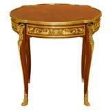 Mahogany table decorated with marquetry in the style of Louis XV, Francois Linke. Late 19th century - Foto 2