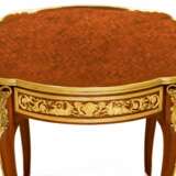 Mahogany table decorated with marquetry in the style of Louis XV, Francois Linke. Late 19th century - photo 5