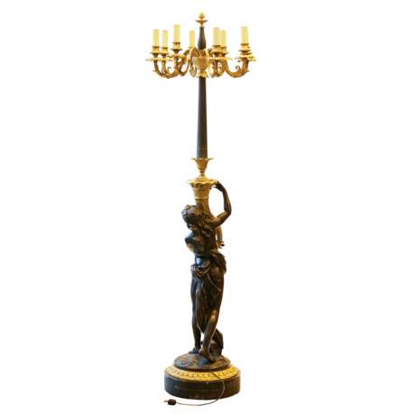 French floor lamp made of gilded and patinated bronze. The turn of the 19th and 20th centuries. - Foto 3