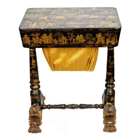 Table artisanale en laque de Pekin noir et or. 19ème siècle. - photo 5