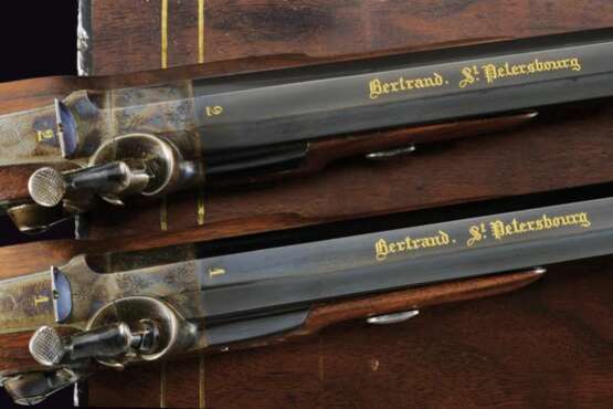 Une paire de pistolets de duel de l`armurier de la cour de Nicolas Ier - Bertrand. Saint-Pétersbourg. Milieu du 19ème siècle. - photo 13