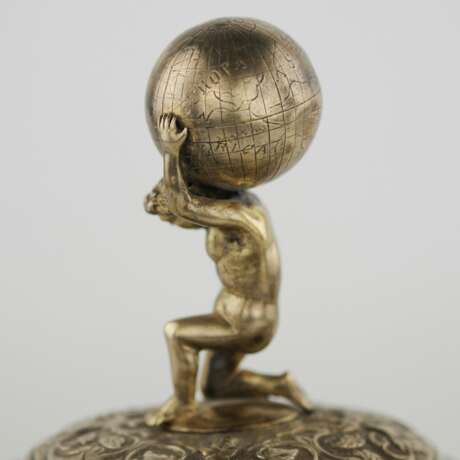 Silver beer goblet with Atlas on the lid and religious scenes on ivory. Lubeck. 17th century. - photo 10