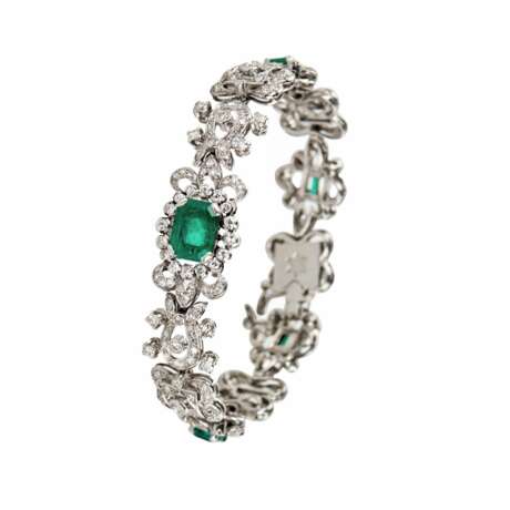 Ladies bracelet in platinum with emeralds and diamonds. First quarter of the 20th century. - Foto 1