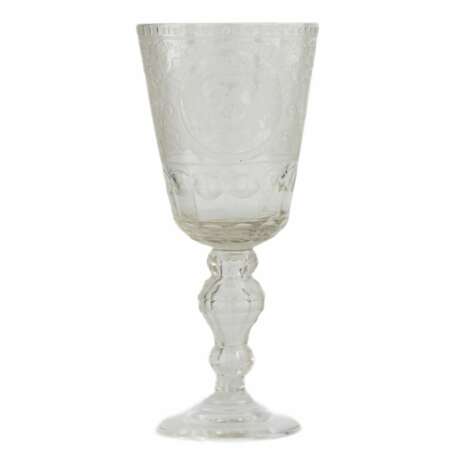 A glass tray goblet with a monogram and a portrait of Elizaveta Petrovna. Russia.19th century. - Foto 7