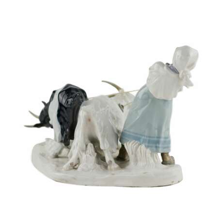 Porcelain composition Shepherdess with goats. Pilz, Otto. Meissen. 1850-1924. - Foto 4