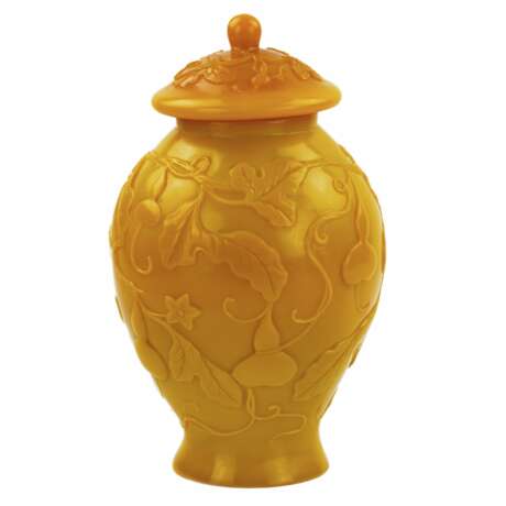 Китайская ваза-урна желтого Пекинского стекла 19 века. - фото 2