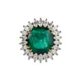 White gold ring with emerald and diamonds. - photo 3