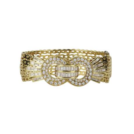 Bracelet en or avec diamants en forme de ceinture. - photo 3