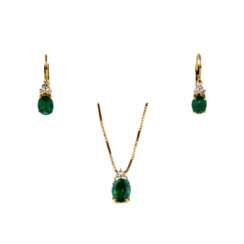 Giorgio Visconti. 18K gold pendant and earrings with emeralds and diamonds.