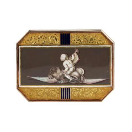 Золотая, французская табакерка с эмалевой гризайлью, эпохи Ампира. - фото 5