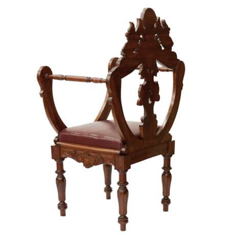 Carved, richly decorated walnut chair. 19th century - Foto 6
