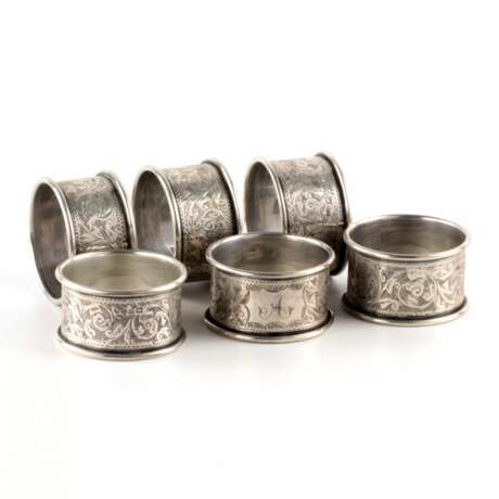 Шесть английских серебряных колец для салфеток, в оригинальном кофре. - фото 5