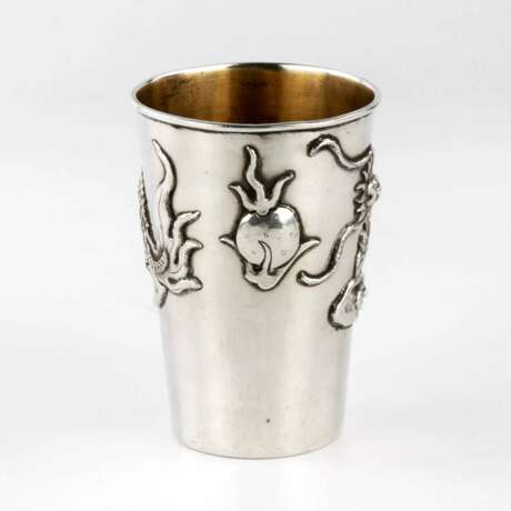 Chinese silver cup with a dragon. - photo 4