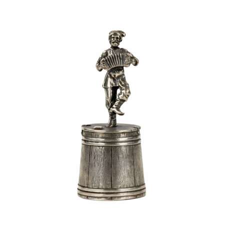 Серебряная стопа Танцующий мужик с гармошкой. - фото 1