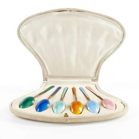 Set of six silver spoons with guilloche enamel, in the original box. - photo 1
