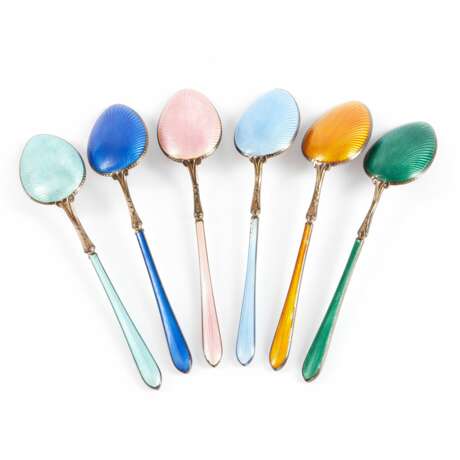 Set of six silver spoons with guilloche enamel, in the original box. - photo 5