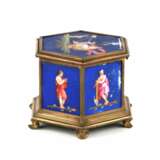 Brass box with muses, on porcelain panels. - Foto 5