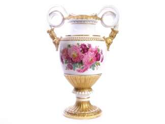 Grand vase en porcelaine - Chrysanthèmes rouges. Meissen.
