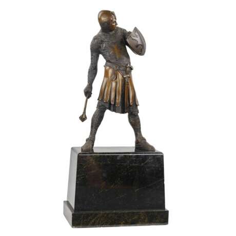 Sculpture en bronze du chevalier de Malte. Tournant des 19e et 20e siècles - photo 2