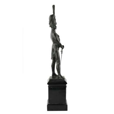 Bronze figure of an officer. Alfred Olson. - Foto 6