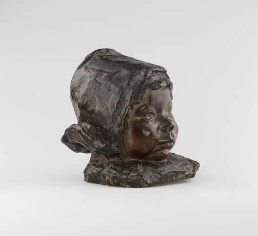 Bronze bust of a girl. Italy. The turn of the 19th-20th centuries. - photo 3