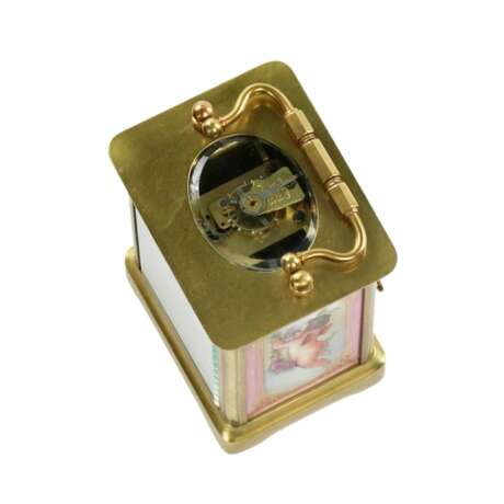 Французские каретные часы с росписью по фарфору, в стиле неорококо. Рубеж 19-20 веков. - фото 6