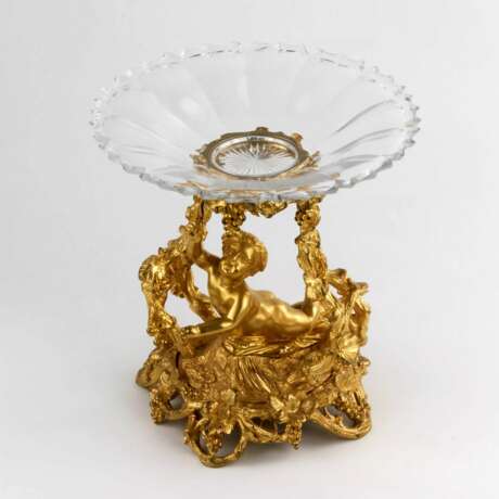 Vase à fruits decoratif, en bronze dore, avec cristal, epoque Napoleon III. 19ème siècle. - photo 8