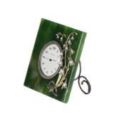 Horloge de table en or, argent et jade. Modèle de K. Fabergé. Russie. 20ième siècle. - photo 3