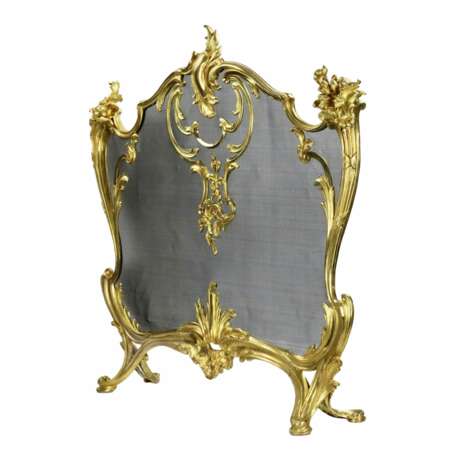 Bouhon. Fireplace screen in gilded bronze with metal protective mesh, Louis XV style. - photo 2