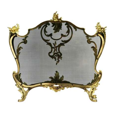 Bouhon. Fireplace screen in gilded bronze with metal protective mesh, Louis XV style. - photo 4