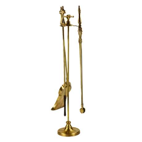 Fine, gilded bronze fireplace set in Louis XV style. 19th century. - Foto 2