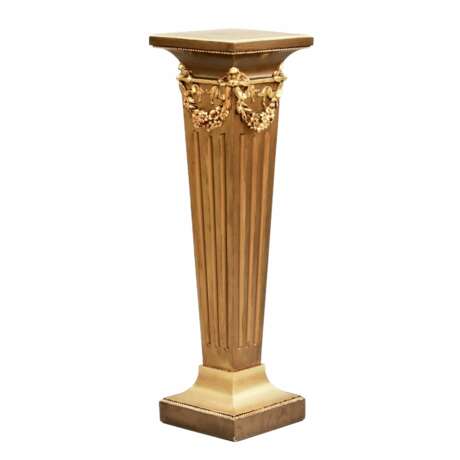 Pedestal. Column. - Foto 2