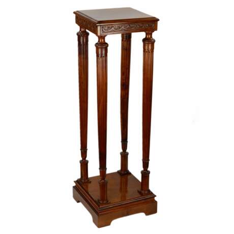 Wooden console made of solid walnut in Art Deco style. Early 20th century. - Foto 1