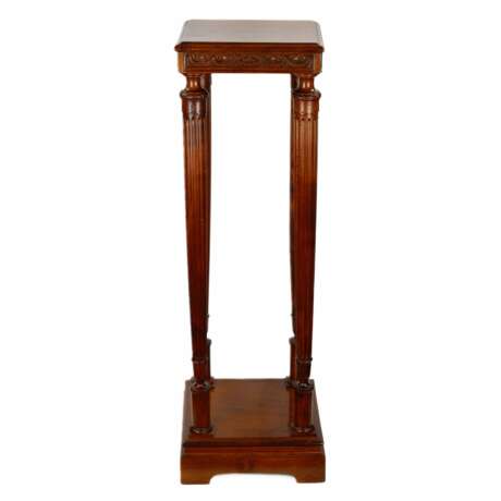 Wooden console made of solid walnut in Art Deco style. Early 20th century. - photo 2