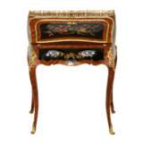 Coquettish ladies` bureau in wood and gilded bronze, Louis XV style. - Foto 1