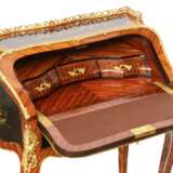 Coquettish ladies` bureau in wood and gilded bronze, Louis XV style. - Foto 8