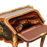Coquettish ladies` bureau in wood and gilded bronze, Louis XV style. - Foto 9