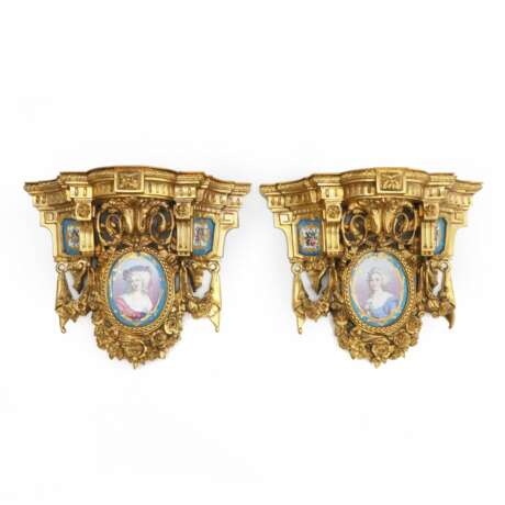 Pair of spectacular French gilt bronze consoles with porcelain miniatures. - photo 2