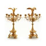 Pair of candelabra with figures of birds of paradise. - Foto 1