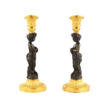 Pair of bronze, French candlesticks, in the form of fauns, mid-19th century. - Foto 2