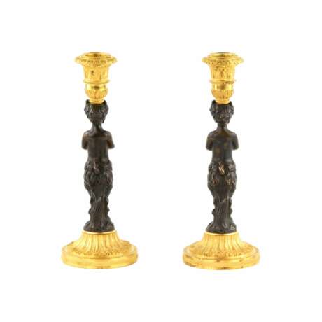 Pair of bronze, French candlesticks, in the form of fauns, mid-19th century. - Foto 3