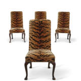 SUITE DE QUATRE CHAISES DE STYLE GEORGE I - фото 1