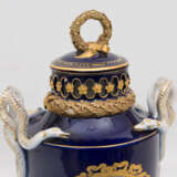 MEISSEN PORZELLAN DUFTVASE, kobaltblaues Porzellan glasiert und goldtsaffiert, um 1875 - Foto 2