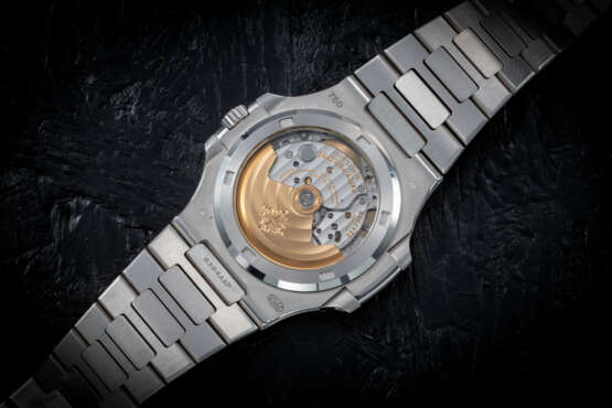PATEK PHILIPPE, NAUTILUS REF. 5719/1G-010, A SPECTACULAR AND VERY RARE GOLD AND DIAMOND-SET AUTOMATIC WRISTWATCH - фото 3