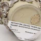 METTLACH V&B, VÄSCHEN "TAUBEN UND TRAUBEN", Keramik bemalt und glasiert, gemarkt, Ende 19. Jahrhundert - Foto 6